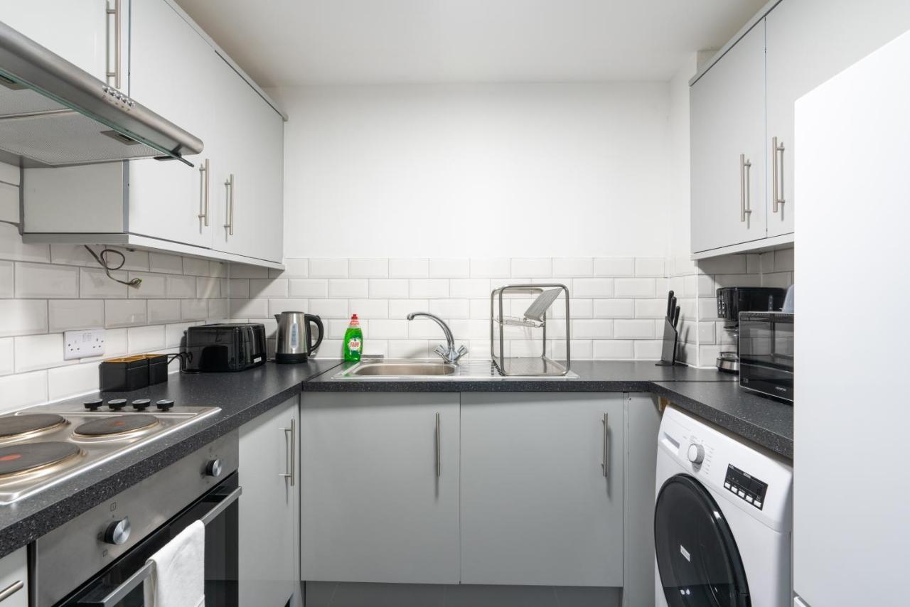 Suites By Rehoboth - Abbey Wood Station - London Zone 4 Exterior photo