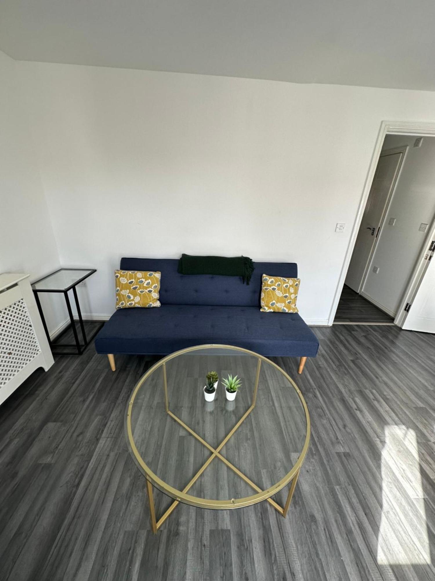 Suites By Rehoboth - Abbey Wood Station - London Zone 4 Exterior photo