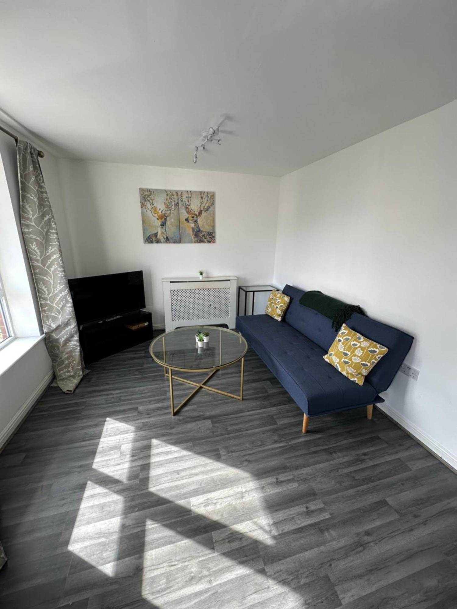 Suites By Rehoboth - Abbey Wood Station - London Zone 4 Exterior photo